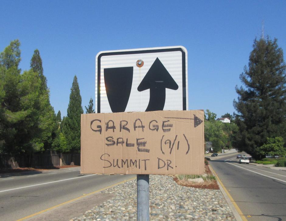 Illegal garage sale sign