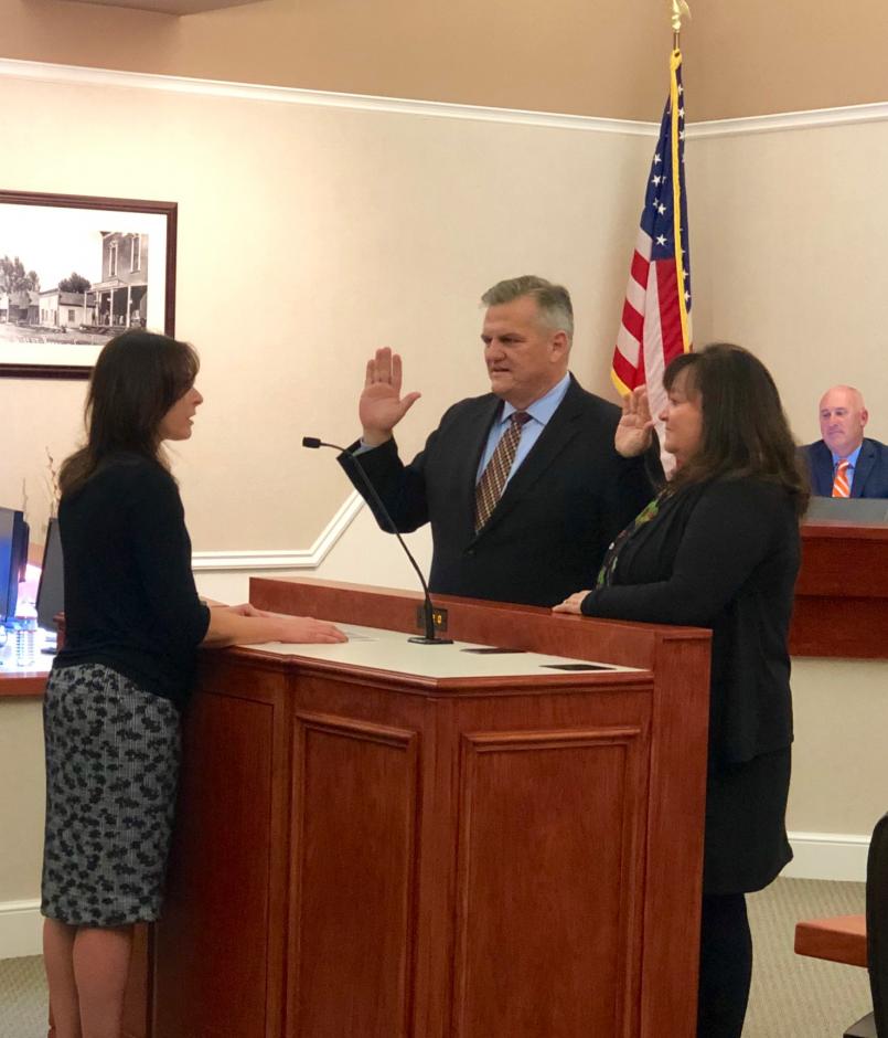 Councilmember Jill Gayaldo, right, and Councilmember Bill Halldin are sworn in.