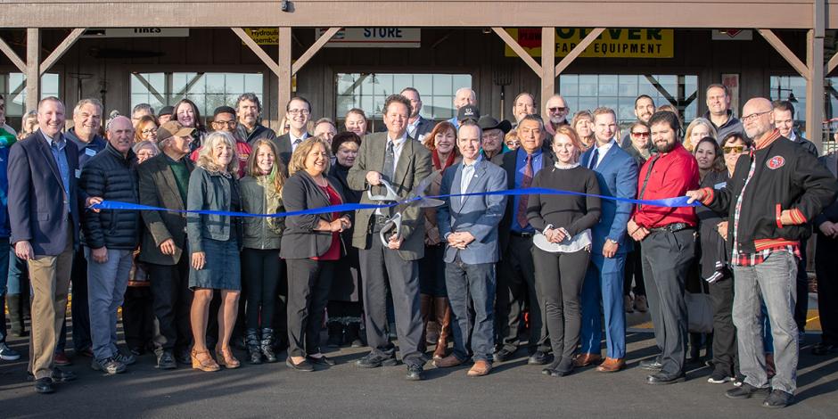 Ribbon cutting at the grand opening of Cracker Barrel in Rocklin, CA