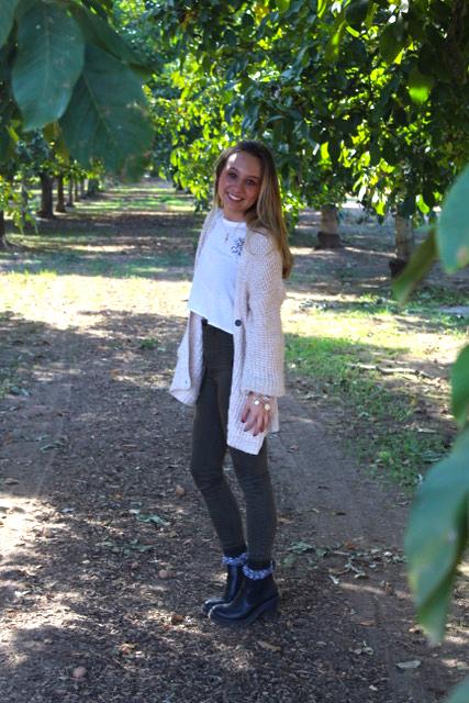 Julia Shohbozian, winner of the 2019 Youth Ruhkala Award
